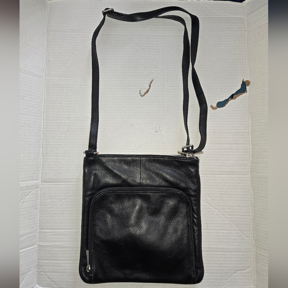 Holiday Women's Black Crossbody Shoulder Bag or Purse CA 53752